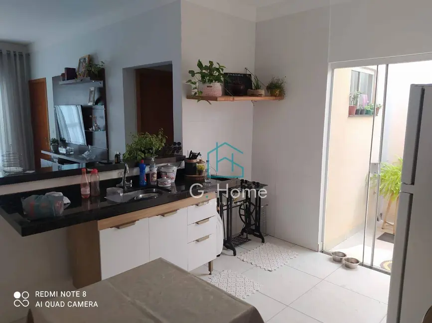 Casa com 3 quartos à venda, 125m2 em Coliseu, Londrina - PR - imagem 3 Foto 3 de Casa com 3 quartos à venda, 125m2 em Coliseu, Londrina - PR