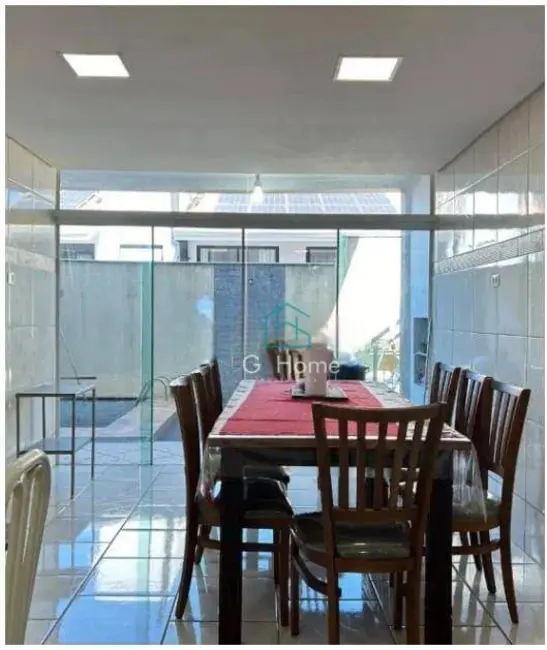 Casa com 3 quartos à venda, 300m2 em Santa Mônica, Londrina - PR - imagem 5 Foto 5 de Casa com 3 quartos à venda, 300m2 em Santa Mônica, Londrina - PR