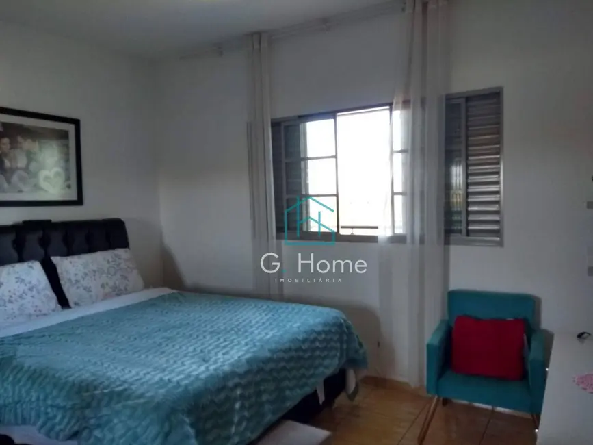 Sobrado com 4 quartos à venda, 260m2 em Cafezal, Londrina - PR - imagem 9 Foto 9 de Sobrado com 4 quartos à venda, 260m2 em Cafezal, Londrina - PR
