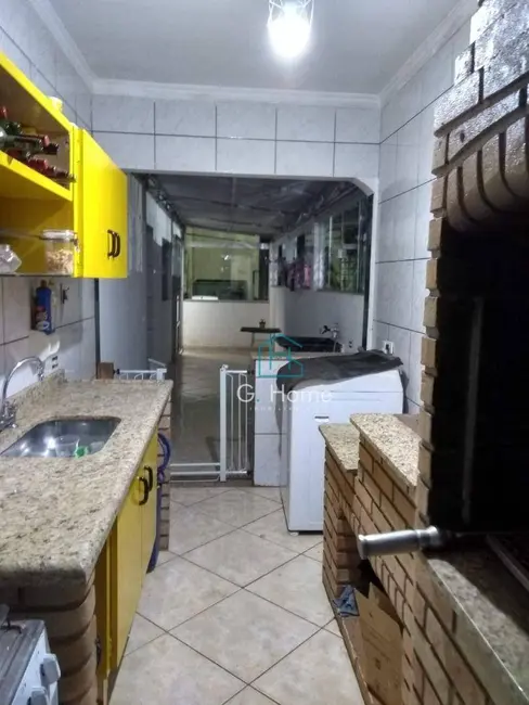 Sobrado com 4 quartos à venda, 260m2 em Cafezal, Londrina - PR - imagem 6 Foto 6 de Sobrado com 4 quartos à venda, 260m2 em Cafezal, Londrina - PR