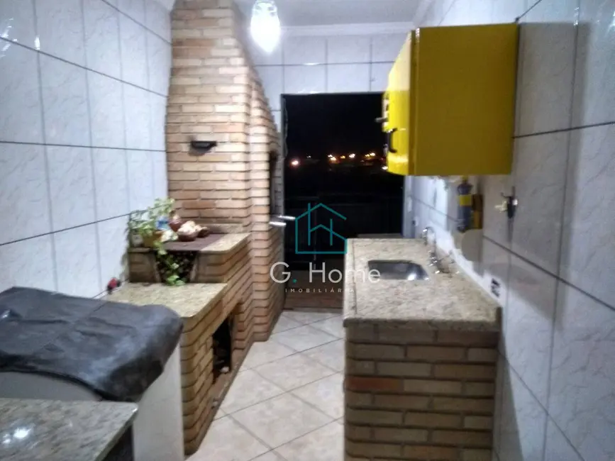 Sobrado com 4 quartos à venda, 260m2 em Cafezal, Londrina - PR - imagem 5 Foto 5 de Sobrado com 4 quartos à venda, 260m2 em Cafezal, Londrina - PR