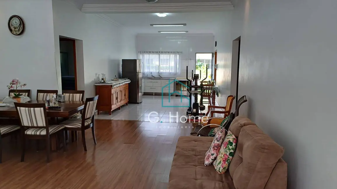 Casa com 4 quartos à venda, 500m2 em Mediterrâneo, Londrina - PR - imagem 6 Foto 6 de Casa com 4 quartos à venda, 500m2 em Mediterrâneo, Londrina - PR