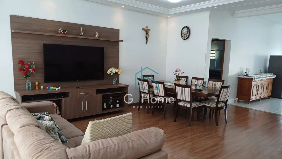 Casa com 4 quartos à venda, 500m2 em Mediterrâneo, Londrina - PR - imagem 5 Foto 5 de Casa com 4 quartos à venda, 500m2 em Mediterrâneo, Londrina - PR