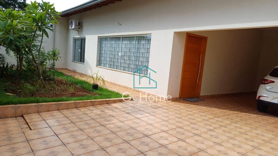 Casa com 4 quartos à venda, 500m2 em Mediterrâneo, Londrina - PR - imagem 3 Foto 3 de Casa com 4 quartos à venda, 500m2 em Mediterrâneo, Londrina - PR