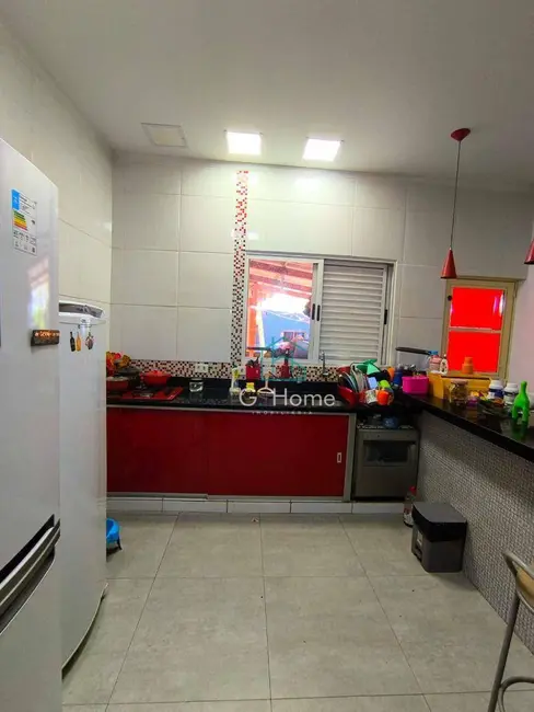 Casa com 3 quartos à venda, 250m2 em Fraternidade, Londrina - PR - imagem 3 Foto 3 de Casa com 3 quartos à venda, 250m2 em Fraternidade, Londrina - PR