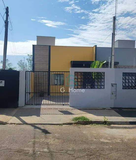 Foto 1 de Casa com 2 quartos à venda, 135m2 em Jardim Tókio, Londrina - PR