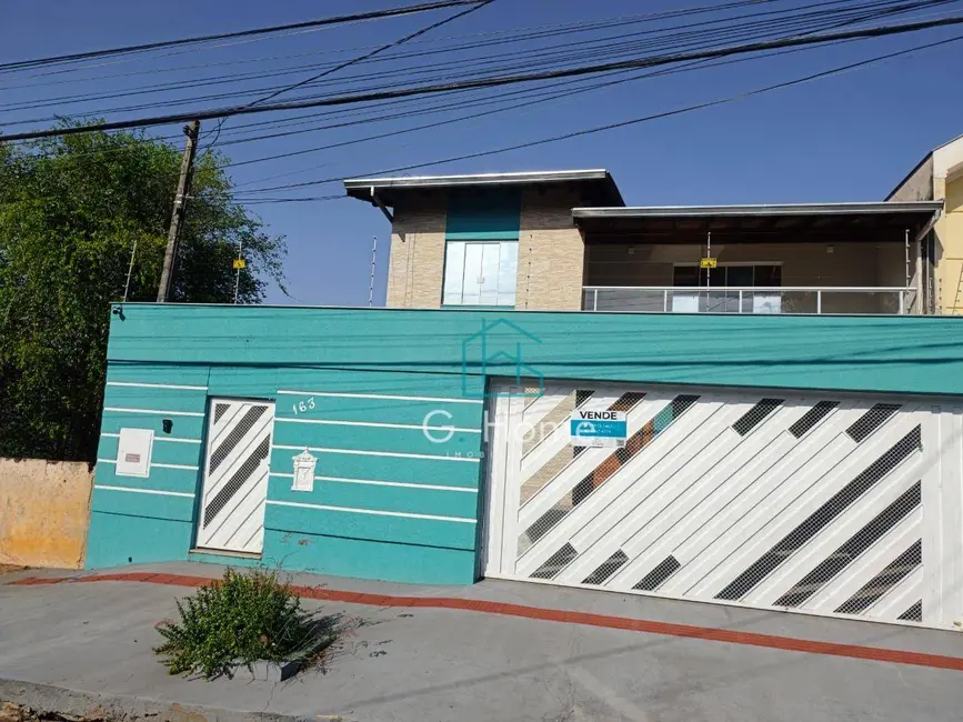Casa com 4 quartos à venda, 275m2 em Jardim Presidente, Londrina - PR - imagem 1 Foto 1 de Casa com 4 quartos à venda, 275m2 em Jardim Presidente, Londrina - PR