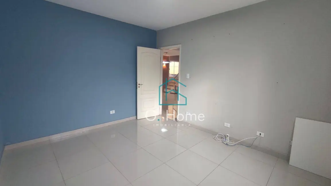 Casa com 4 quartos à venda, 275m2 em Jardim Presidente, Londrina - PR - imagem 9 Foto 9 de Casa com 4 quartos à venda, 275m2 em Jardim Presidente, Londrina - PR