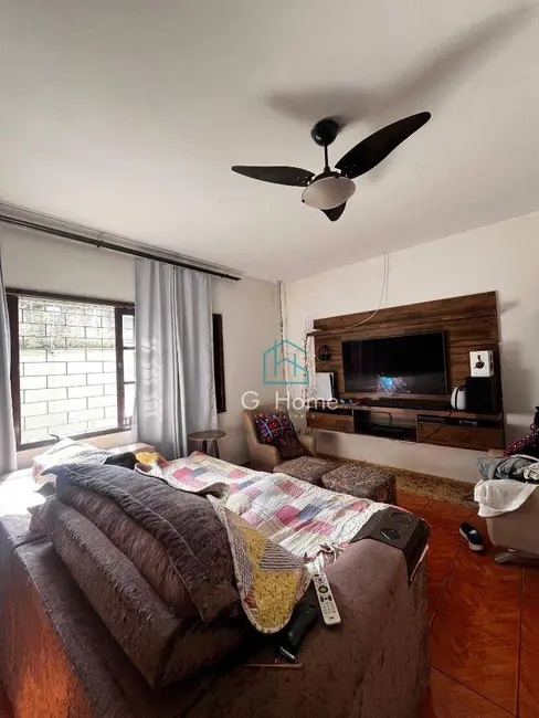 Foto 2 de Casa com 5 quartos à venda, 681m2 em Califórnia, Londrina - PR