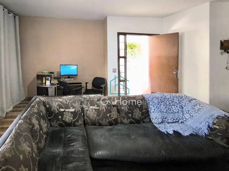 Casa com 3 quartos à venda, 275m2 em Sabará I, Londrina - PR - imagem 6 Foto 6 de Casa com 3 quartos à venda, 275m2 em Sabará I, Londrina - PR