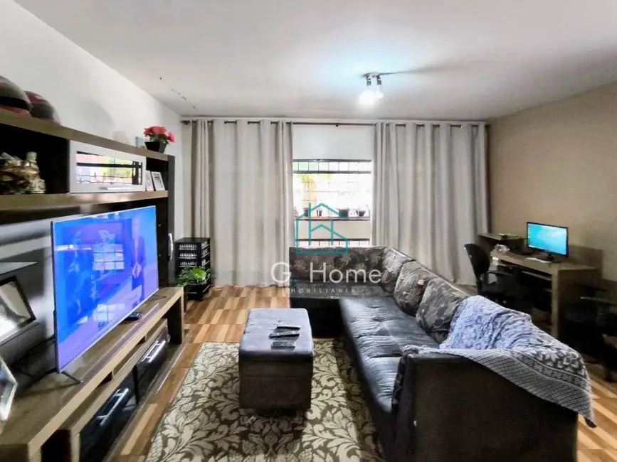 Casa com 3 quartos à venda, 275m2 em Sabará I, Londrina - PR - imagem 5 Foto 5 de Casa com 3 quartos à venda, 275m2 em Sabará I, Londrina - PR