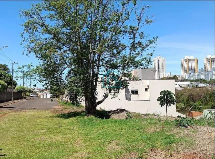 Foto 1 de Terreno / Lote à venda, 300m2 em Portal de Versalhes 2, Londrina - PR