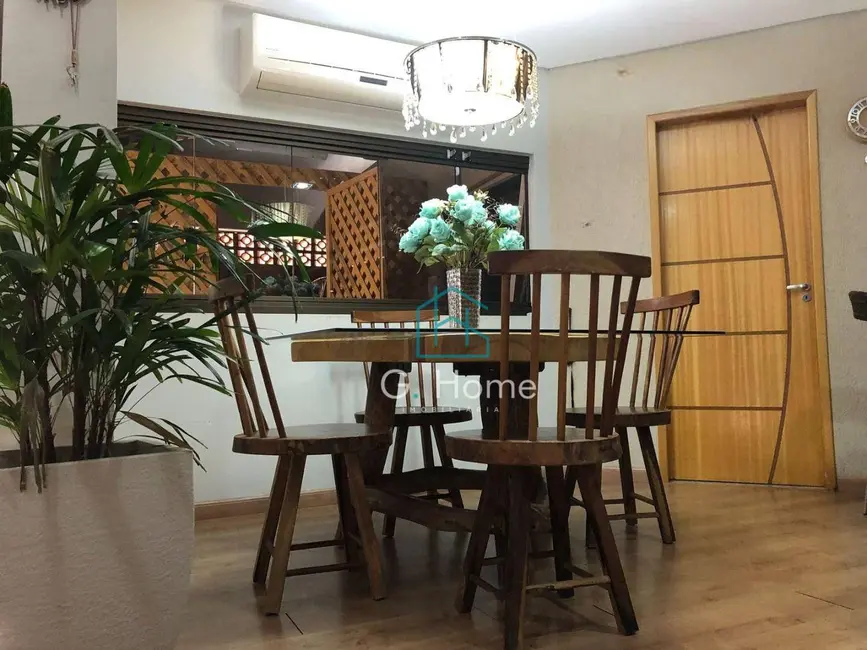 Casa com 3 quartos à venda, 350m2 em Lindóia, Londrina - PR - imagem 8 Foto 8 de Casa com 3 quartos à venda, 350m2 em Lindóia, Londrina - PR