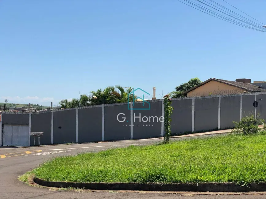 Casa com 3 quartos à venda, 350m2 em Lindóia, Londrina - PR - imagem 1 Foto 1 de Casa com 3 quartos à venda, 350m2 em Lindóia, Londrina - PR