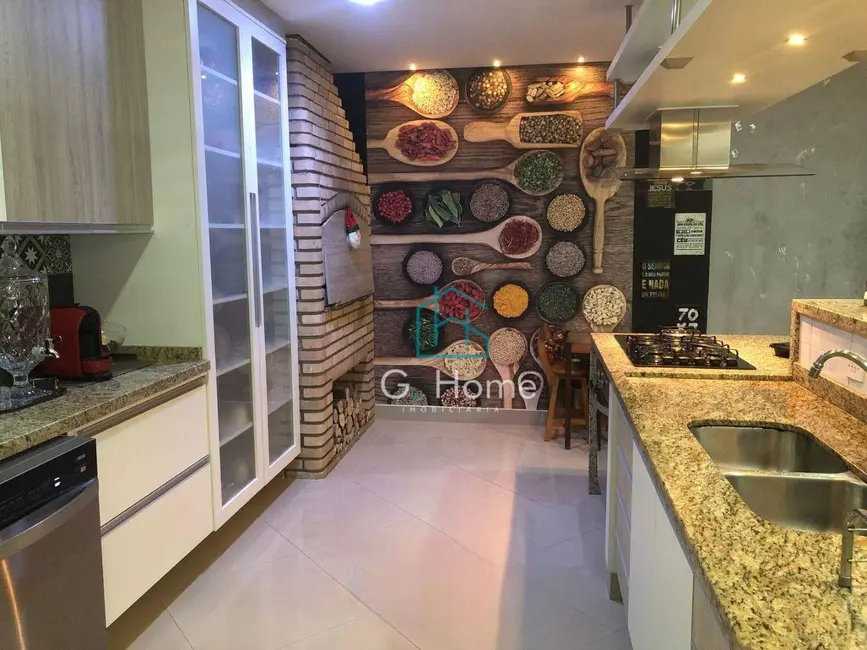 Casa com 3 quartos à venda, 350m2 em Lindóia, Londrina - PR - imagem 6 Foto 6 de Casa com 3 quartos à venda, 350m2 em Lindóia, Londrina - PR
