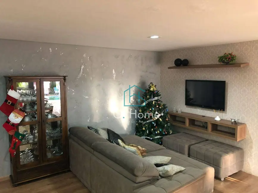Casa com 3 quartos à venda, 350m2 em Lindóia, Londrina - PR - imagem 3 Foto 3 de Casa com 3 quartos à venda, 350m2 em Lindóia, Londrina - PR