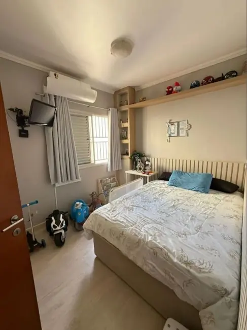 Apartamento com 3 quartos à venda, 79m2 em Centro, Londrina - PR - imagem 8 Foto 8 de Apartamento com 3 quartos à venda, 79m2 em Centro, Londrina - PR