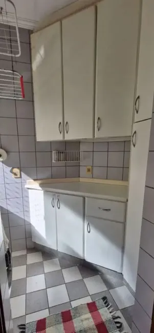 Apartamento com 3 quartos à venda, 79m2 em Centro, Londrina - PR - imagem 5 Foto 5 de Apartamento com 3 quartos à venda, 79m2 em Centro, Londrina - PR