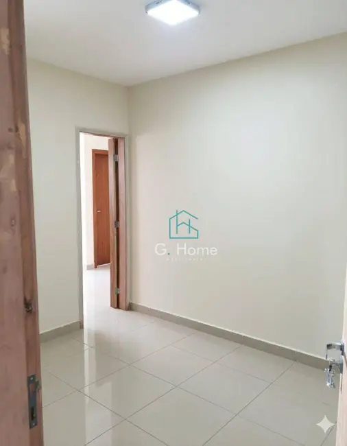 Casa com 2 quartos à venda, 180m2 em Colúmbia, Londrina - PR - imagem 6 Foto 6 de Casa com 2 quartos à venda, 180m2 em Colúmbia, Londrina - PR
