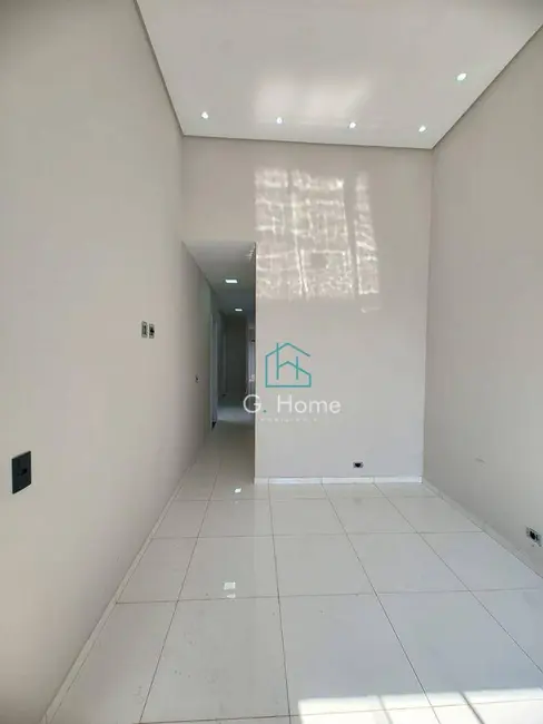 Casa com 3 quartos à venda, 143m2 em Jardim Maria Luiza, Londrina - PR - imagem 4 Foto 4 de Casa com 3 quartos à venda, 143m2 em Jardim Maria Luiza, Londrina - PR