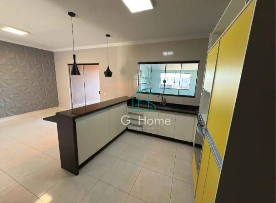 Sobrado com 3 quartos à venda, 252m2 em Terras de Santana II, Londrina - PR - imagem 8 Foto 8 de Sobrado com 3 quartos à venda, 252m2 em Terras de Santana II, Londrina - PR