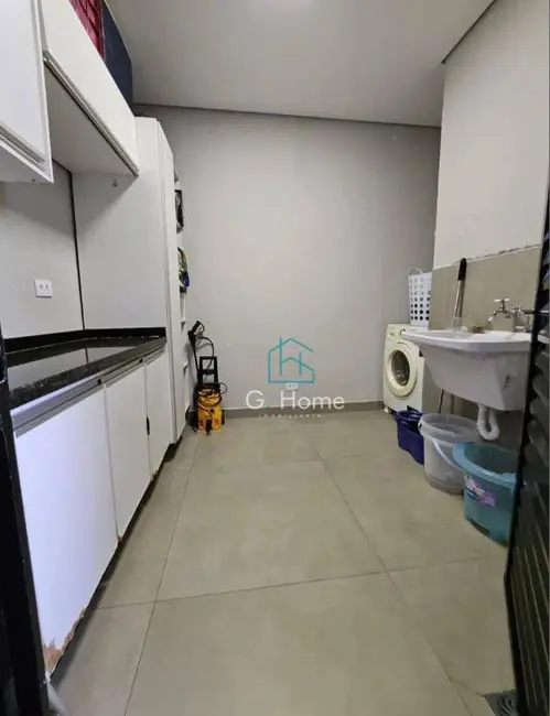 Sobrado com 3 quartos à venda, 252m2 em Terras de Santana II, Londrina - PR - imagem 4 Foto 4 de Sobrado com 3 quartos à venda, 252m2 em Terras de Santana II, Londrina - PR