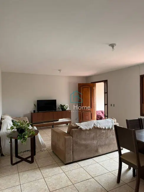 Casa com 3 quartos à venda, 300m2 em São Pedro, Londrina - PR - imagem 2 Foto 2 de Casa com 3 quartos à venda, 300m2 em São Pedro, Londrina - PR