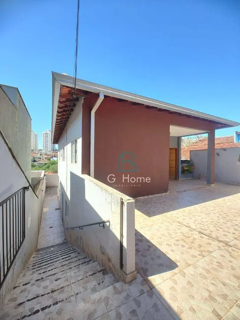 Foto 2 de Casa com 2 quartos para alugar, 120m2 em Cláudia, Londrina - PR