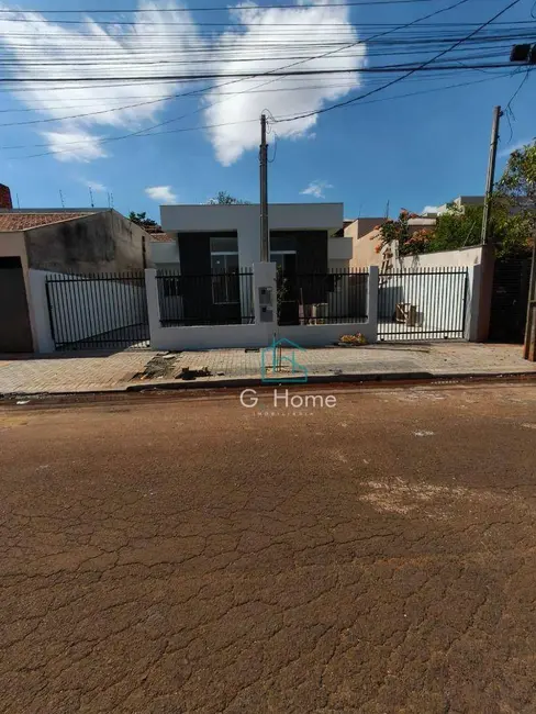 Foto 2 de Casa com 2 quartos à venda, 180m2 em Colúmbia, Londrina - PR