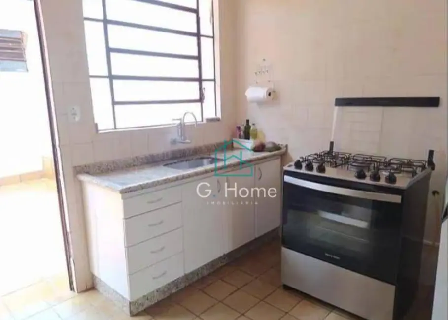 Casa com 3 quartos à venda, 246m2 em Jardim Londrilar, Londrina - PR - imagem 6 Foto 6 de Casa com 3 quartos à venda, 246m2 em Jardim Londrilar, Londrina - PR