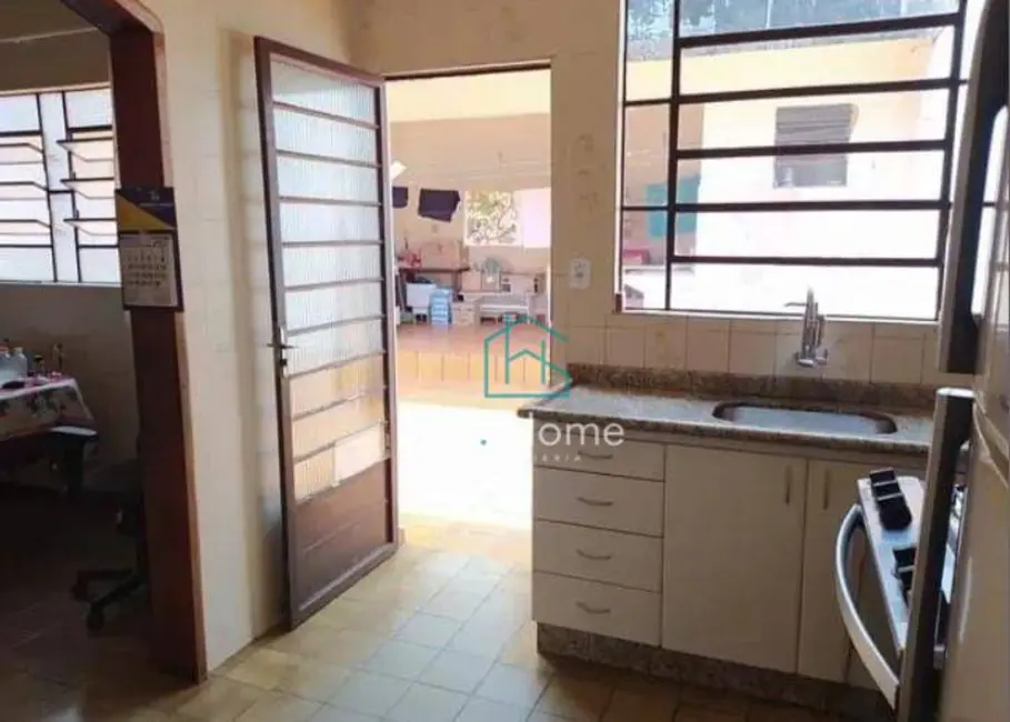 Casa com 3 quartos à venda, 246m2 em Jardim Londrilar, Londrina - PR - imagem 5 Foto 5 de Casa com 3 quartos à venda, 246m2 em Jardim Londrilar, Londrina - PR