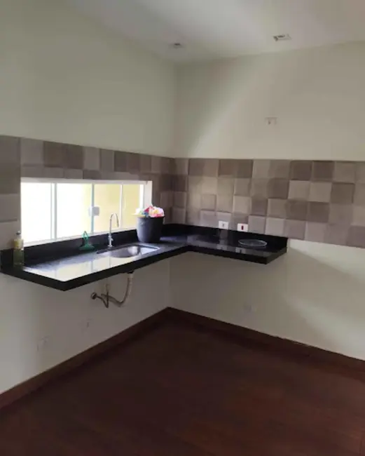 Foto 3 de Sobrado com 3 quartos para alugar, 150m2 em Heimtal, Londrina - PR