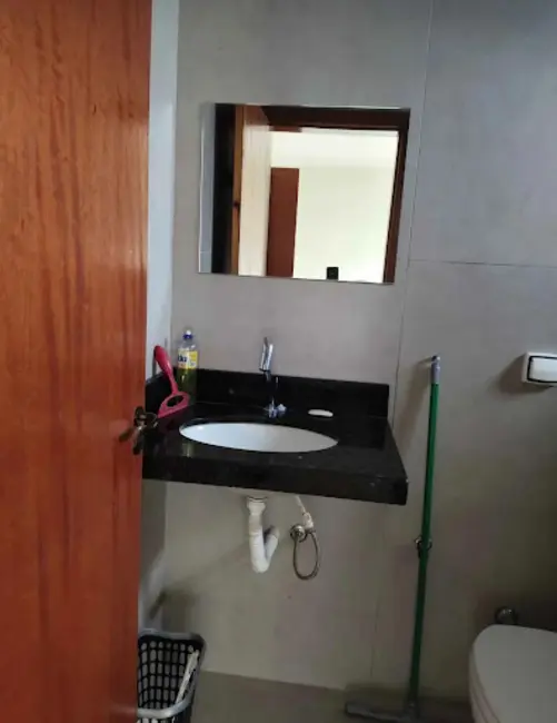 Foto 4 de Sobrado com 3 quartos para alugar, 150m2 em Heimtal, Londrina - PR