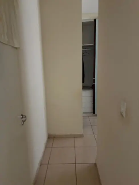 Foto 6 de Apartamento com 2 quartos para alugar, 48m2 em São Vicente, Londrina - PR