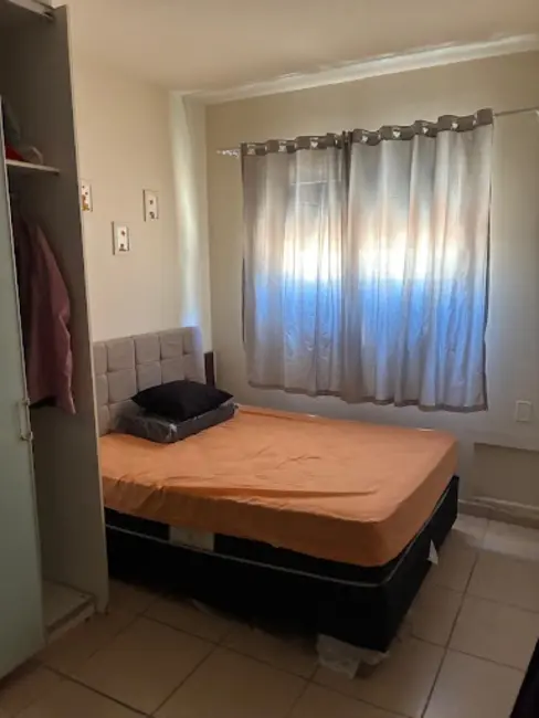 Foto 5 de Apartamento com 2 quartos para alugar, 48m2 em São Vicente, Londrina - PR