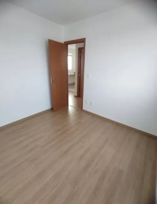 Foto 5 de Apartamento com 2 quartos para alugar, 47m2 em Londrina - PR