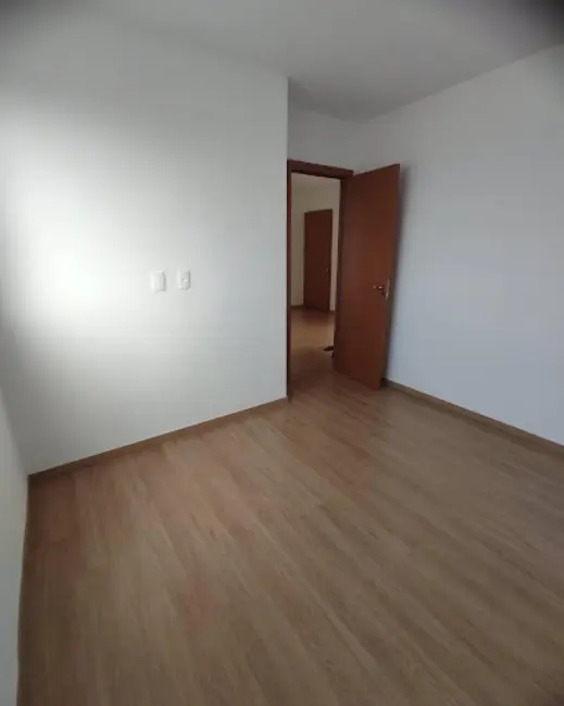 Foto 7 de Apartamento com 2 quartos para alugar, 47m2 em Londrina - PR