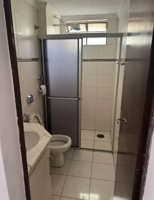 Foto 5 de Apartamento com 2 quartos à venda, 45m2 em San Fernando, Londrina - PR