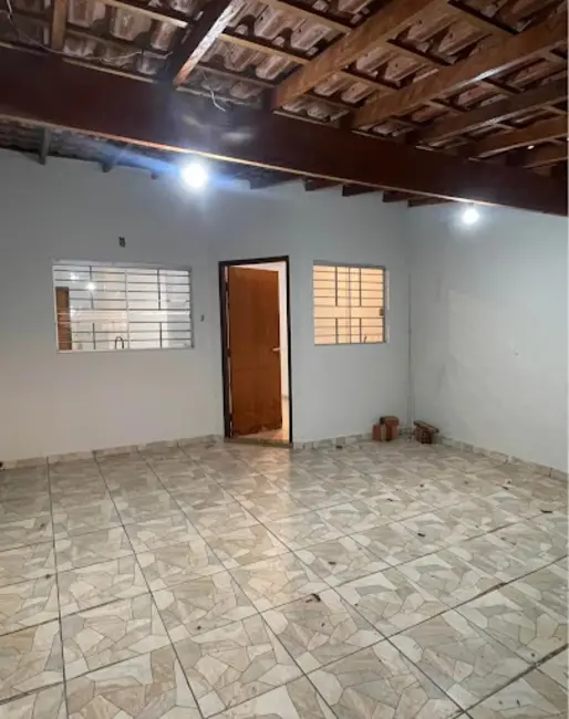 Casa com 3 quartos à venda, 70m2 em Conjunto Professora Hilda Mandarino, Londrina - PR - imagem 2 Foto 2 de Casa com 3 quartos à venda, 70m2 em Conjunto Professora Hilda Mandarino, Londrina - PR