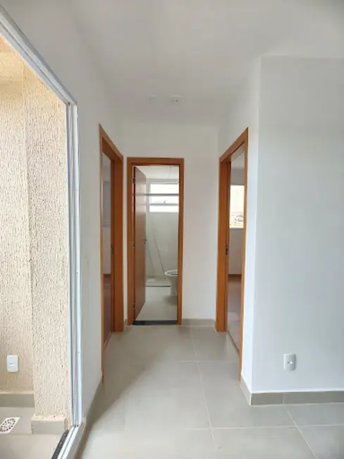 Foto 6 de Apartamento com 2 quartos para alugar, 47m2 em Londrina - PR