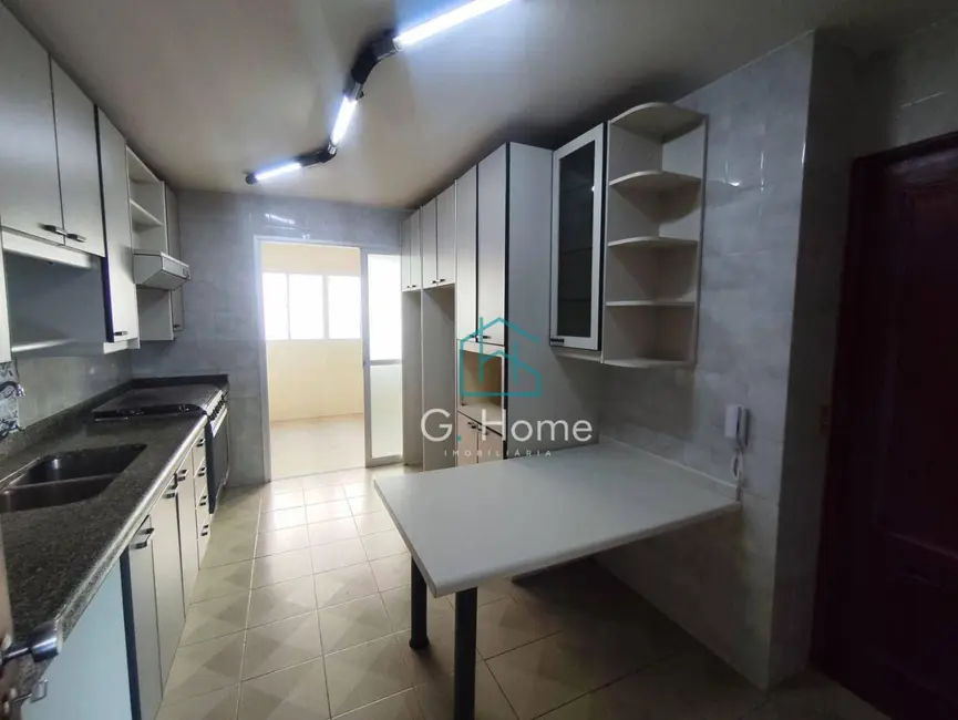 Foto 9 de Apartamento com 3 quartos à venda, 194m2 em Centro, Londrina - PR