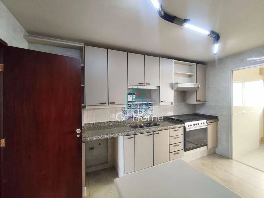 Foto 7 de Apartamento com 3 quartos à venda, 194m2 em Centro, Londrina - PR