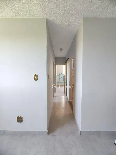 Foto 3 de Apartamento com 3 quartos para alugar, 52m2 em Londrina - PR