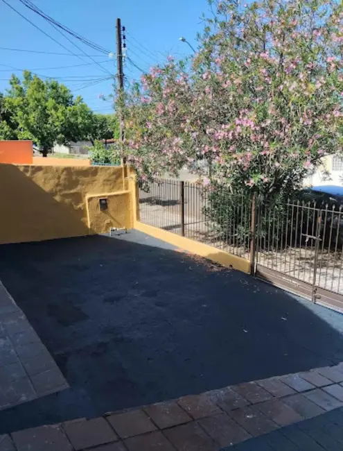 Foto 2 de Casa com 2 quartos à venda, 205m2 em João Paz, Londrina - PR