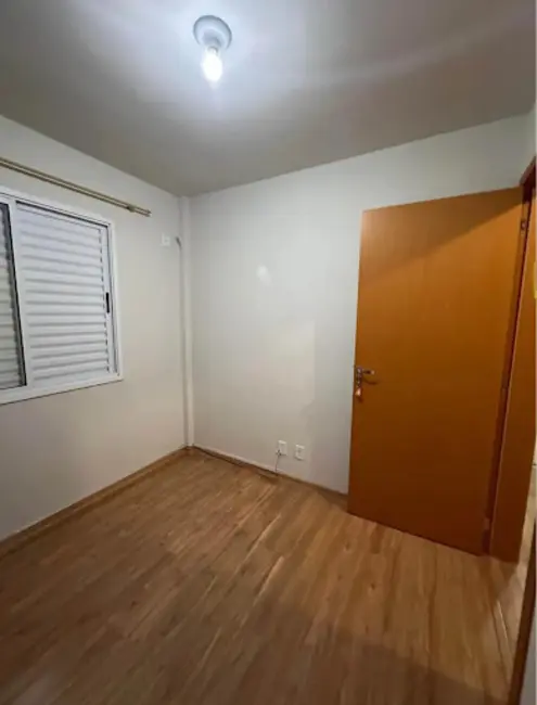 Apartamento com 3 quartos à venda, 65m2 em Conjunto Vivi Xavier, Londrina - PR - imagem 9 Foto 9 de Apartamento com 3 quartos à venda, 65m2 em Conjunto Vivi Xavier, Londrina - PR