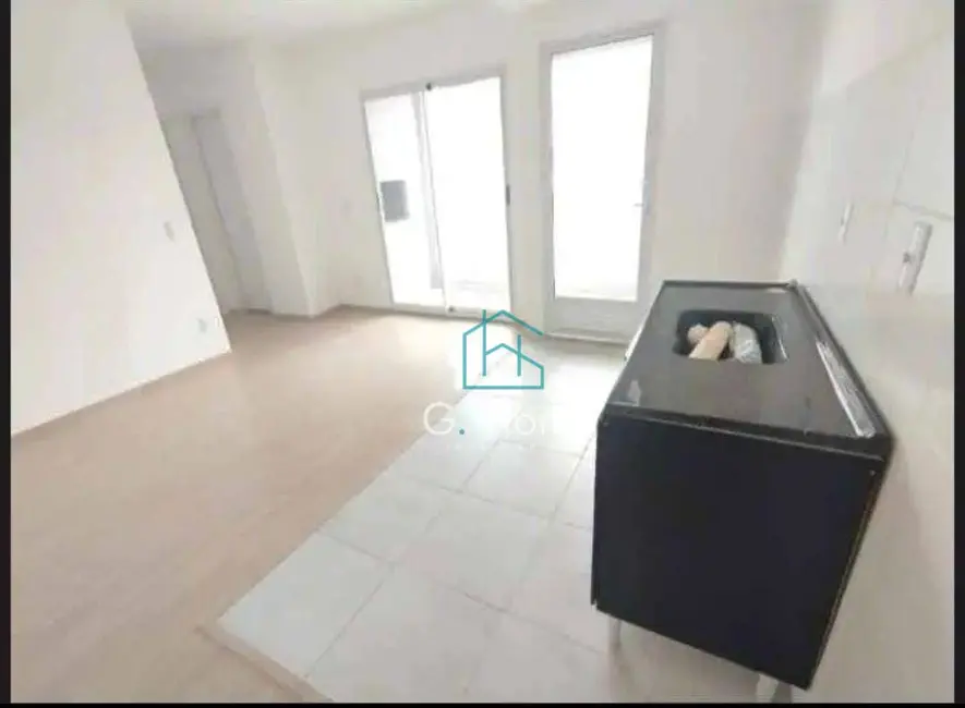 Foto 2 de Apartamento com 2 quartos para alugar, 45m2 em Perobinha, Londrina - PR