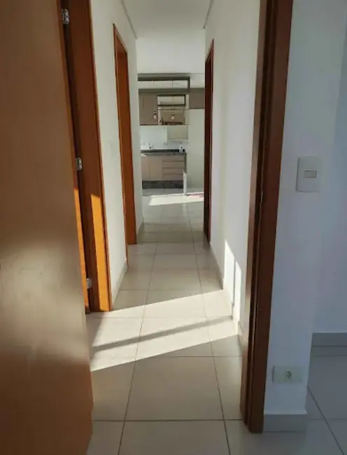 Foto 4 de Apartamento com 3 quartos à venda, 98m2 em Champagnat, Londrina - PR
