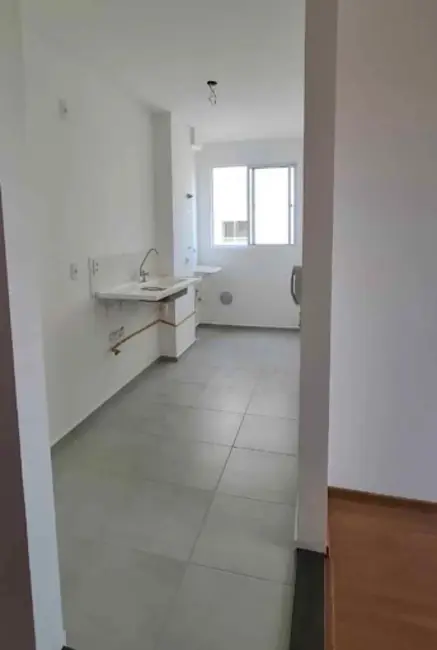 Foto 3 de Apartamento com 2 quartos para alugar, 49m2 em Jardim Lago Norte, Londrina - PR