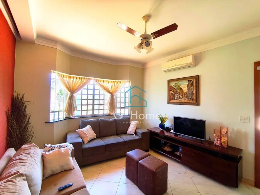 Foto 6 de Casa com 3 quartos à venda, 317m2 em Jardim do Leste, Londrina - PR