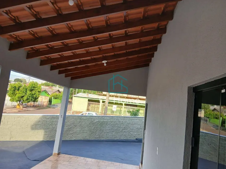 Foto 9 de Casa com 2 quartos à venda, 275m2 em Parigot de Souza 2, Londrina - PR